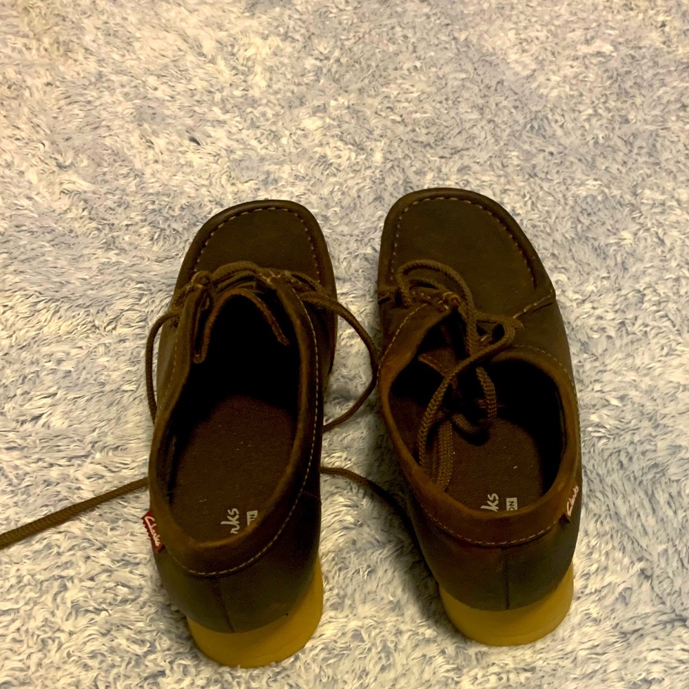 NWOT Size 6 Brown Clarks Wallabees